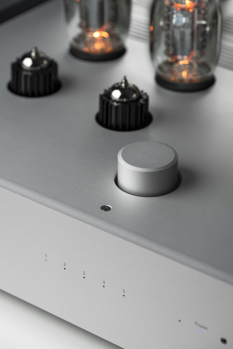 Amplificador integrado valvulado EAT E-GLO I - 220v - Imagem 5