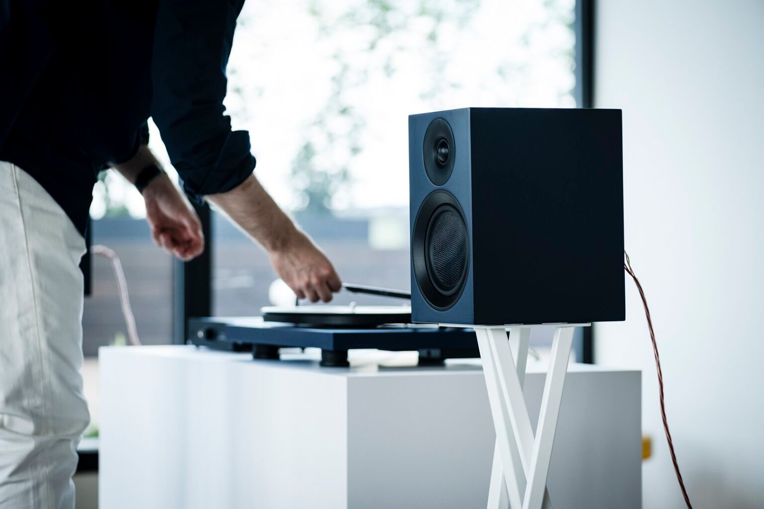 Sistema estéreo Pro-ject Colourful Audio System E - Satin Black - Imagem 2